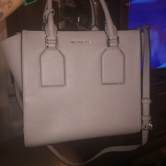 Micheal Kors purse - Picture 3 of 3